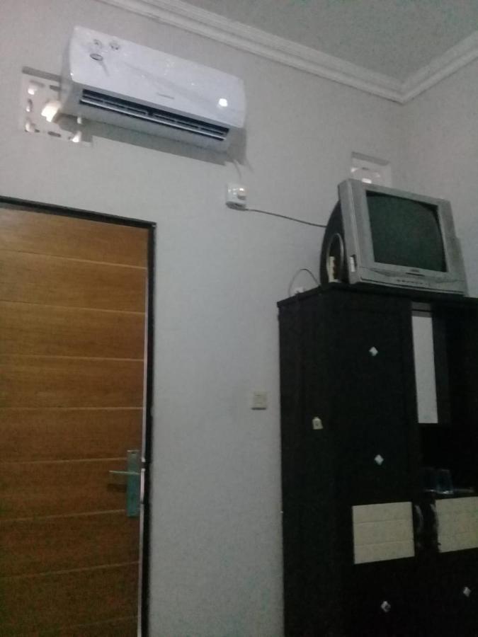 Hotel Kost Backpacker à Sidoarjo Extérieur photo