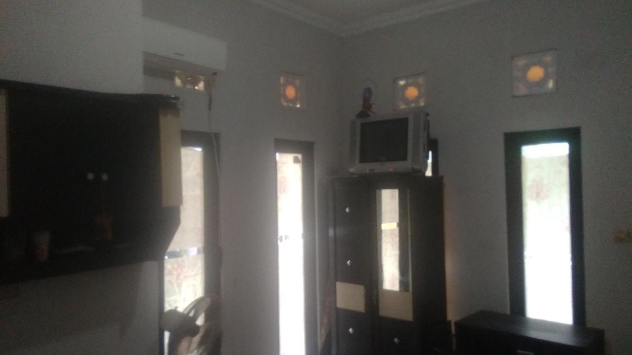 Hotel Kost Backpacker à Sidoarjo Extérieur photo