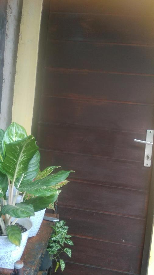 Hotel Kost Backpacker à Sidoarjo Extérieur photo