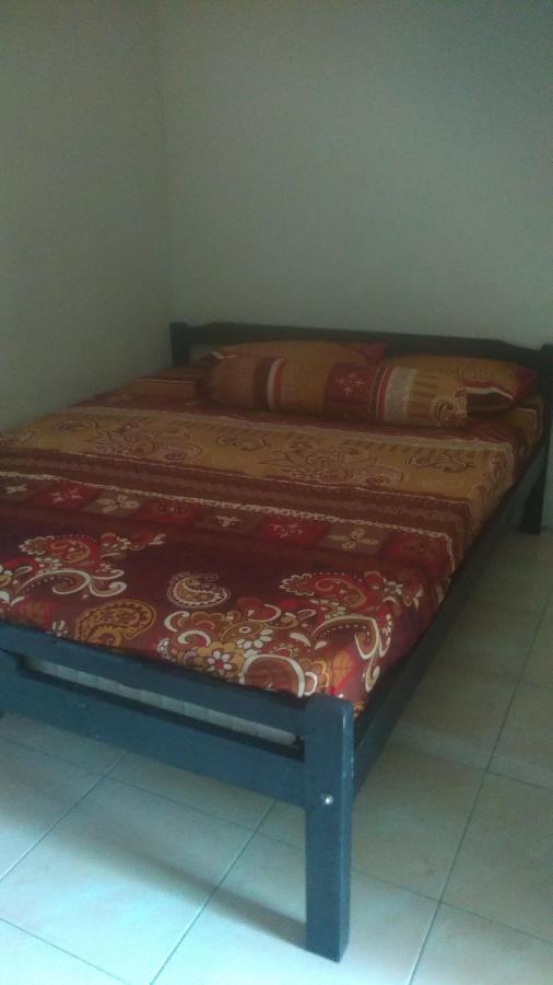 Hotel Kost Backpacker à Sidoarjo Extérieur photo