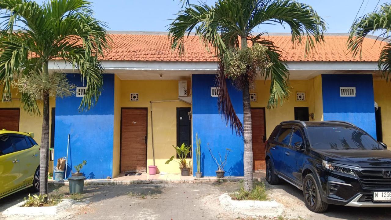 Hotel Kost Backpacker à Sidoarjo Extérieur photo