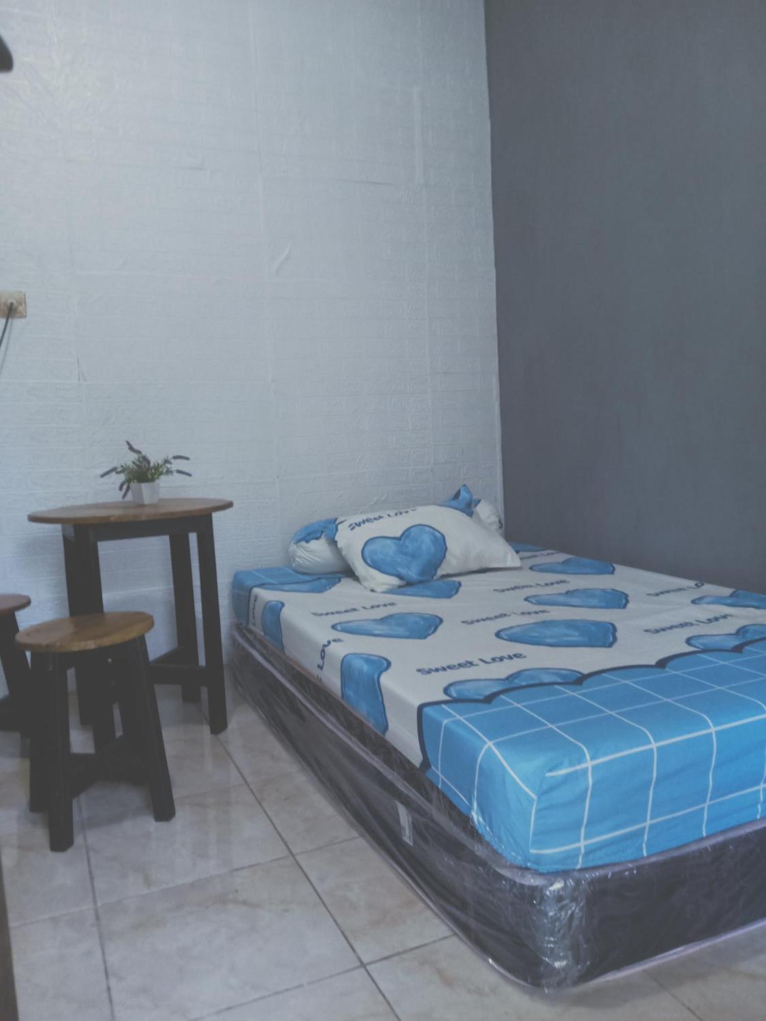 Hotel Kost Backpacker à Sidoarjo Extérieur photo