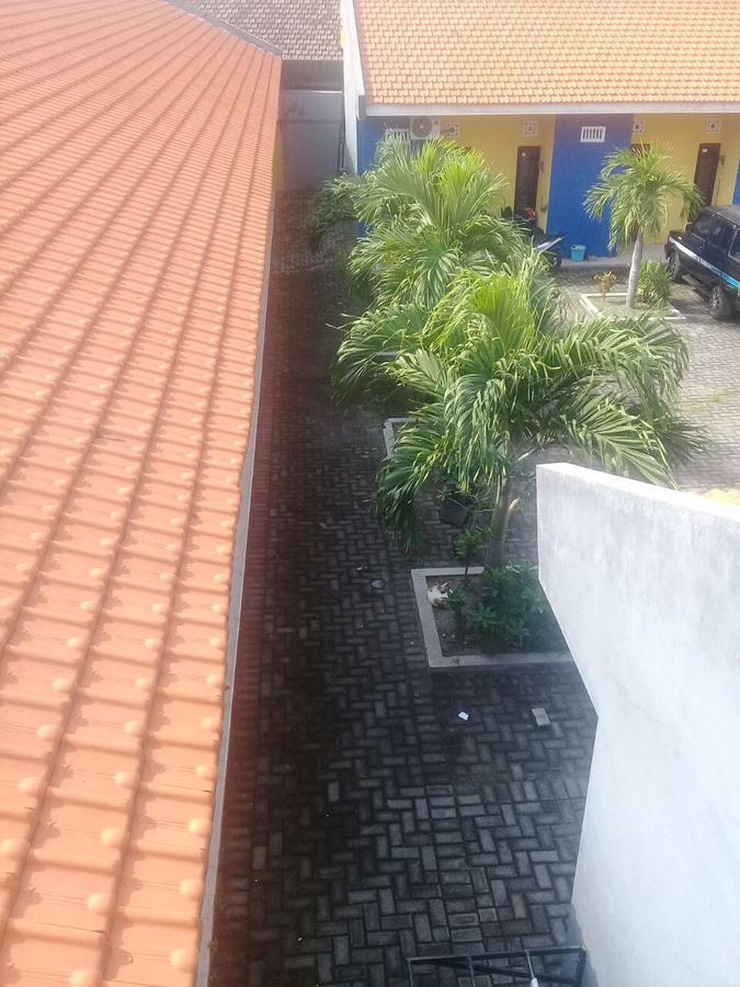 Hotel Kost Backpacker à Sidoarjo Extérieur photo