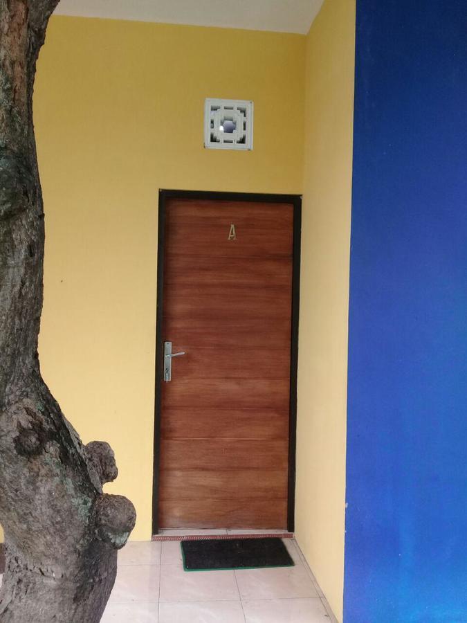 Hotel Kost Backpacker à Sidoarjo Extérieur photo